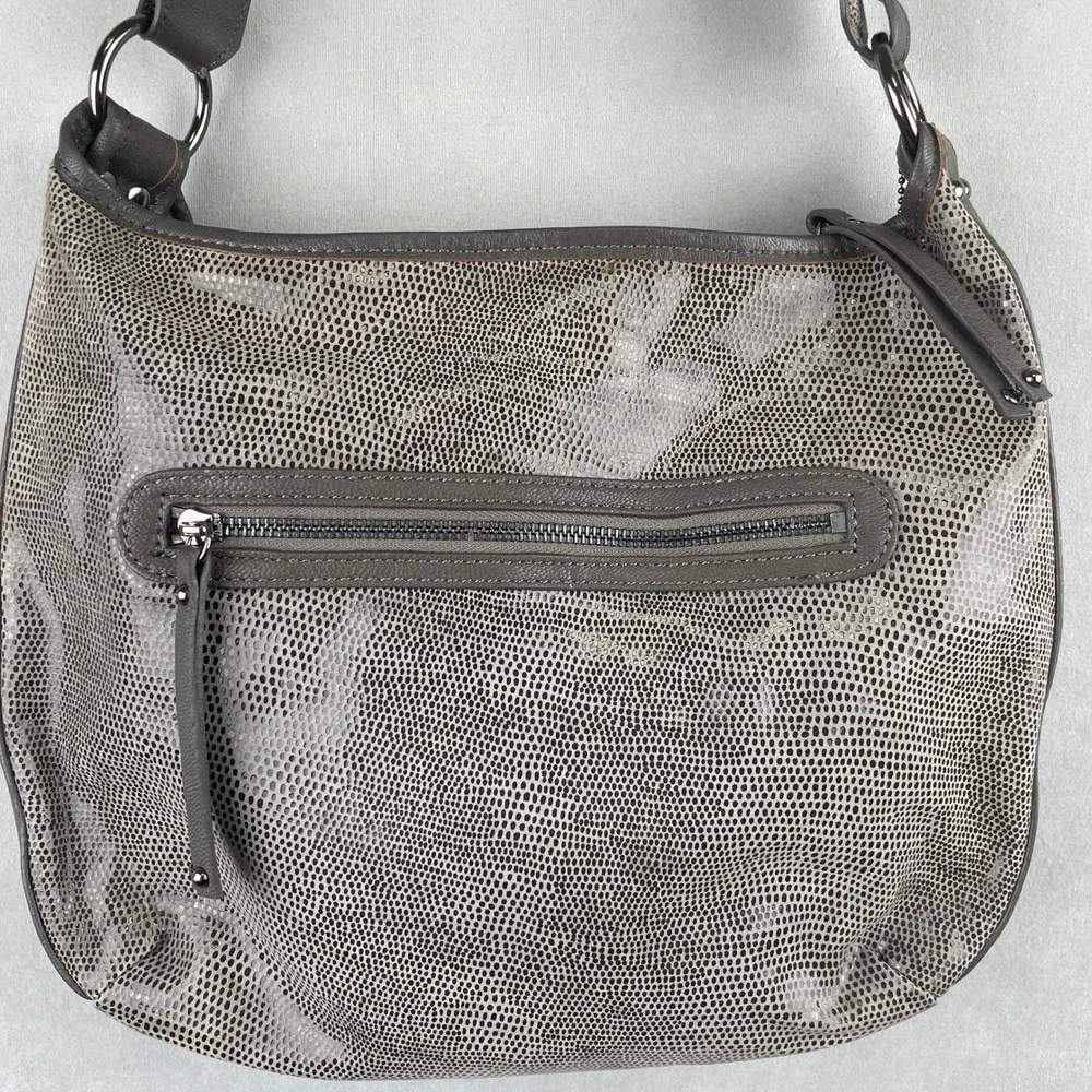 chez magnetic wide zipper